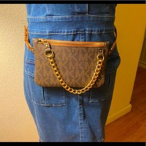 Michael Kors Belt with pouch!